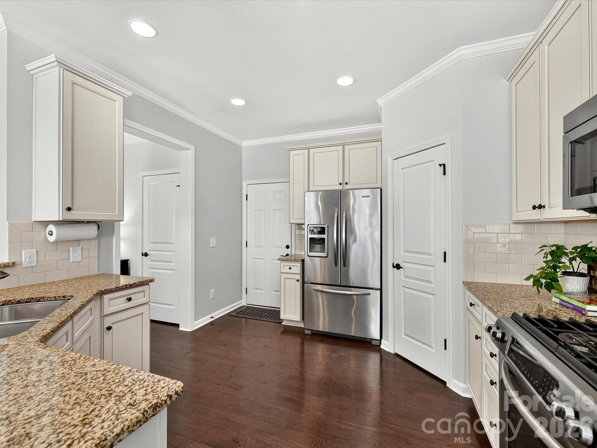 Townhouse at 6017 Carrollton Lane, Charlotte, photo 11 of 48