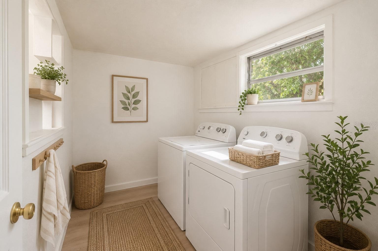 Virtually Staged - 3905 N CLEARFIELD AVE, TAMPA