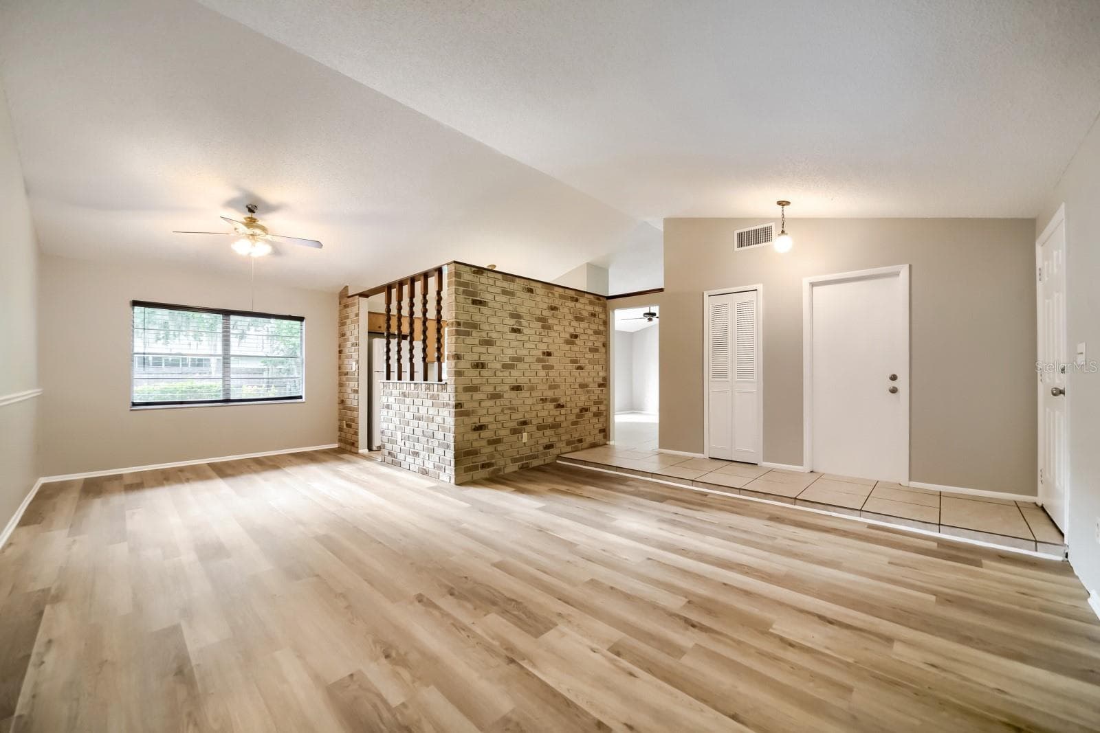 Single Family Residence at 717 LANCEWOOD DR, WINTER SPRINGS, photo 4 of 26