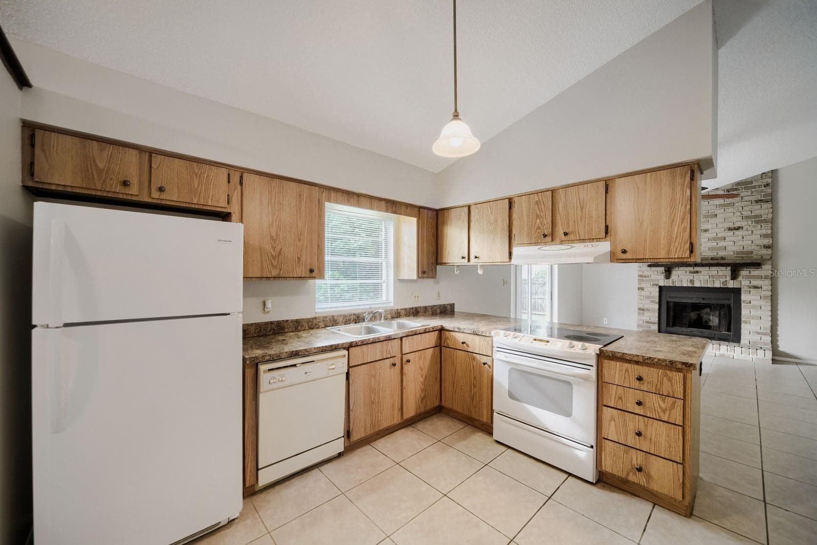 Single Family Residence at 717 LANCEWOOD DR, WINTER SPRINGS, photo 8 of 26