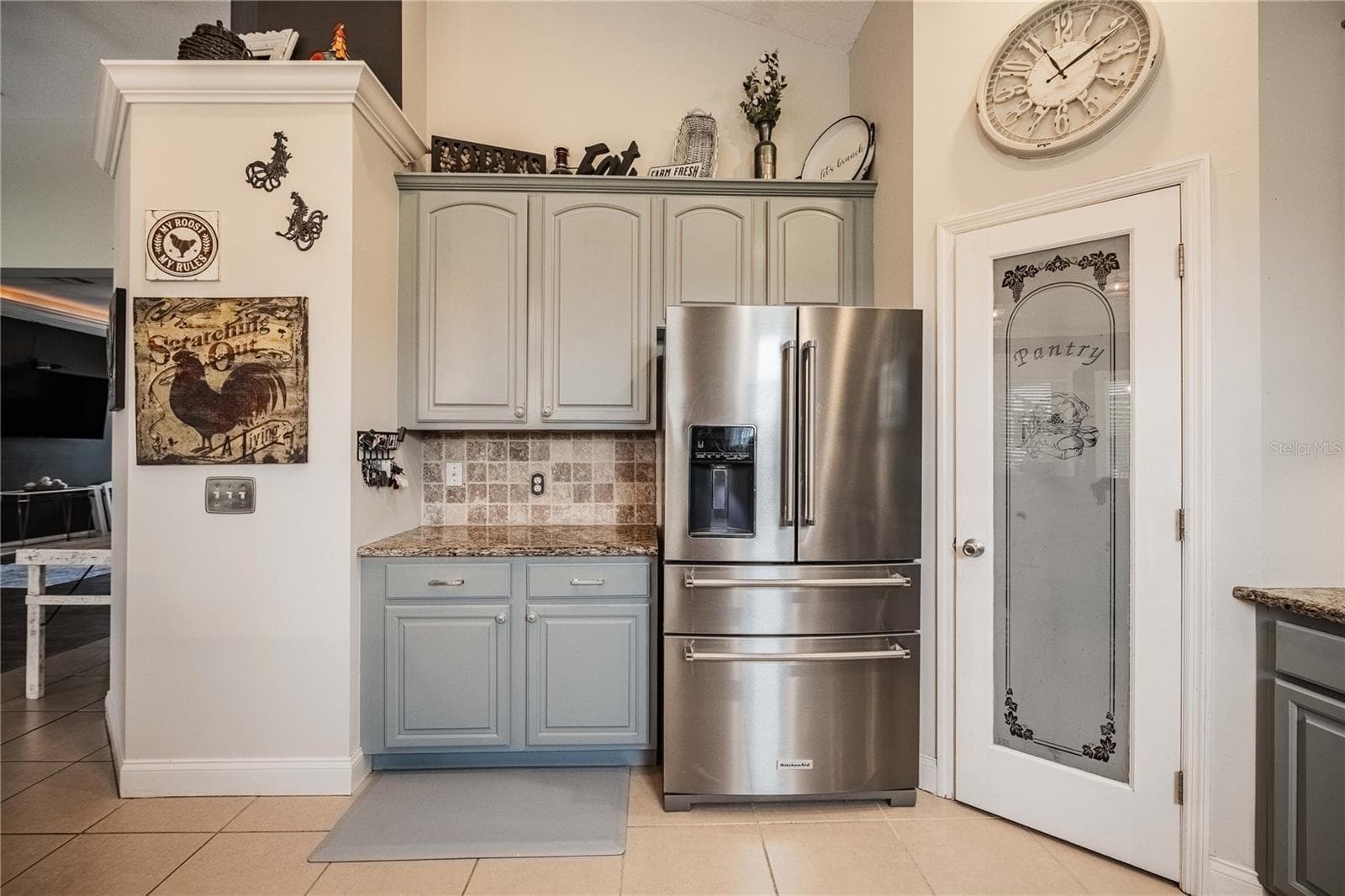 New KitchenAid Refrigerator and closet pantry - 4280 TURNER RD, MULBERRY