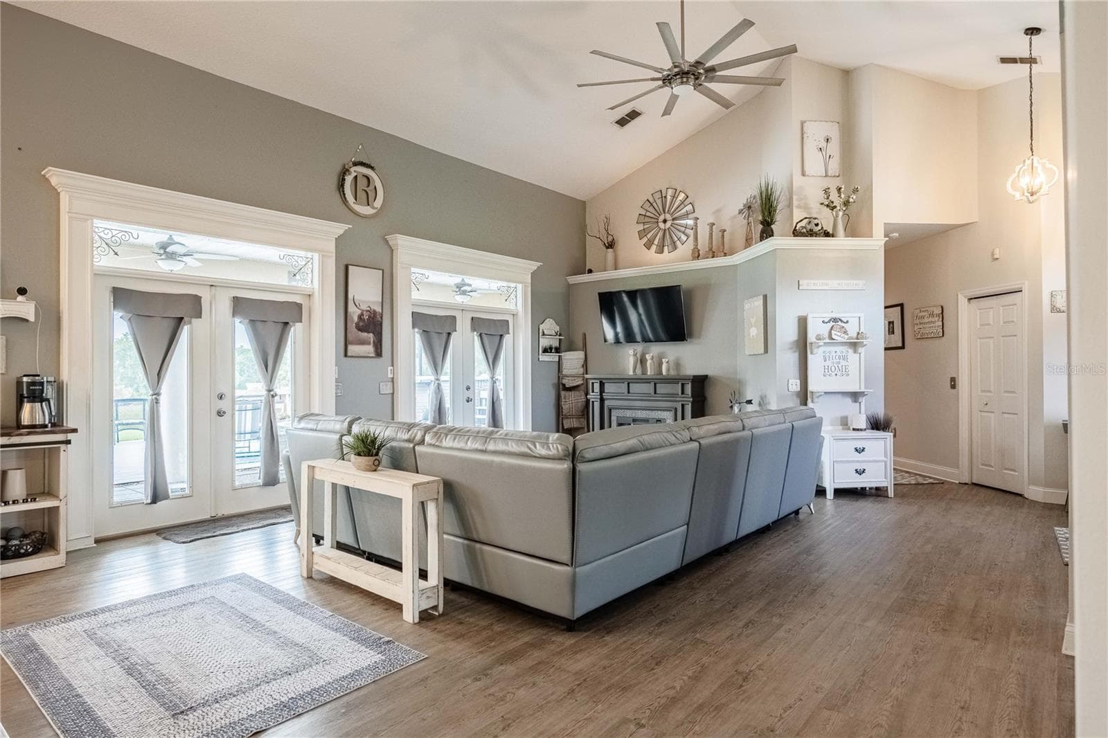Vaulted ceilings in Family Room - 4280 TURNER RD, MULBERRY