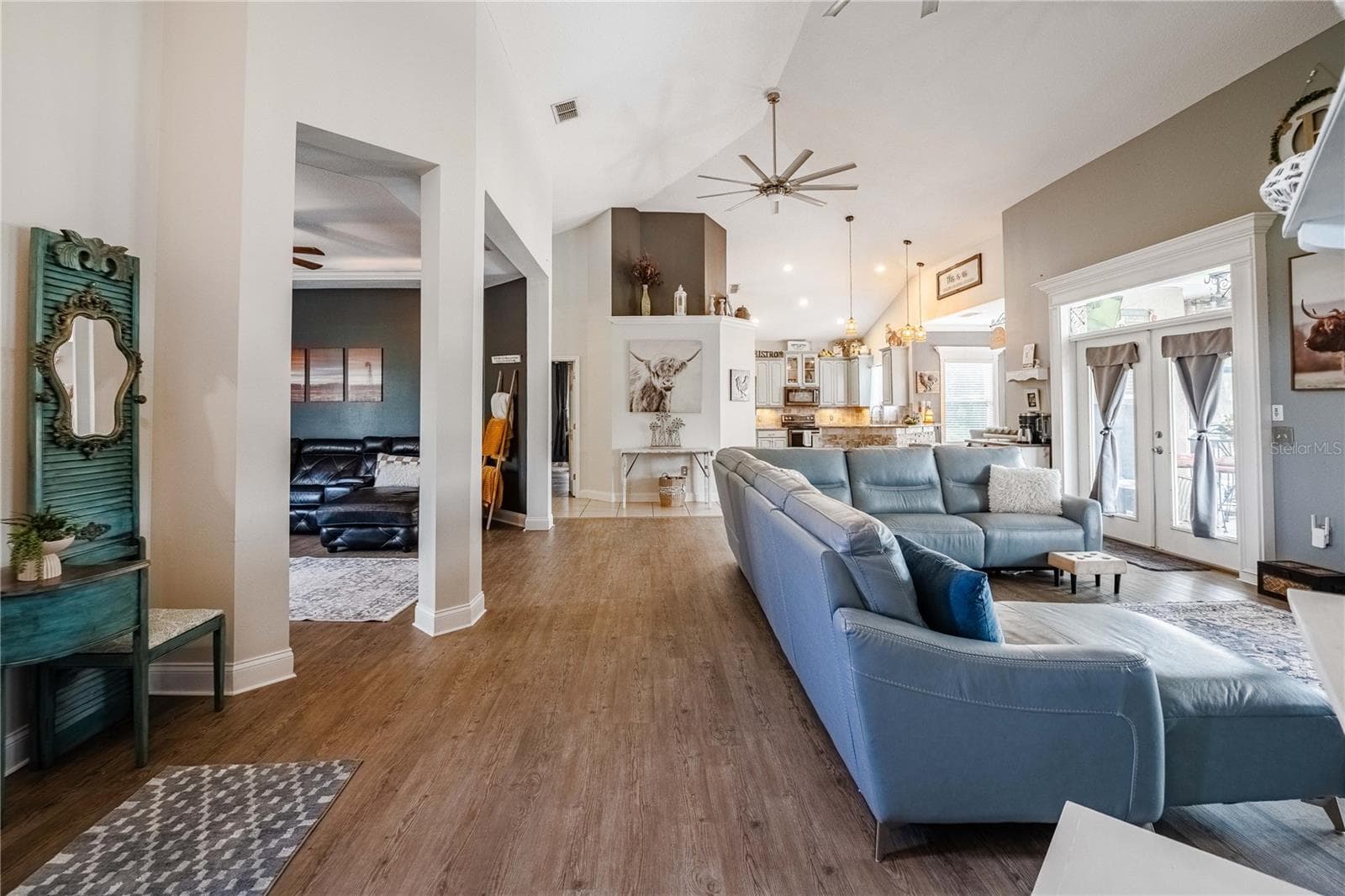 Family, Dining and Kitchen view from front entry - 4280 TURNER RD, MULBERRY