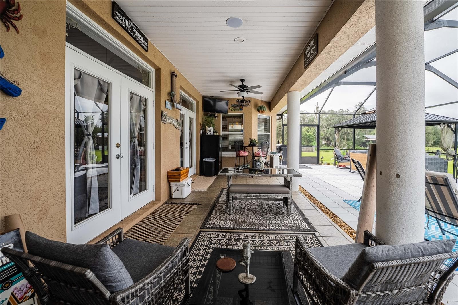 Spacious Lanai covered seating area - 4280 TURNER RD, MULBERRY