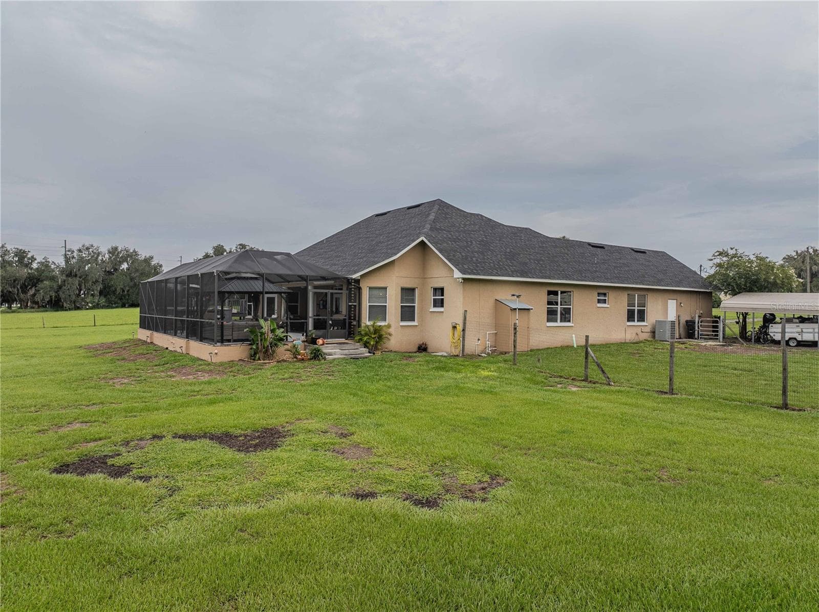 Side view off the Lanai - 4280 TURNER RD, MULBERRY