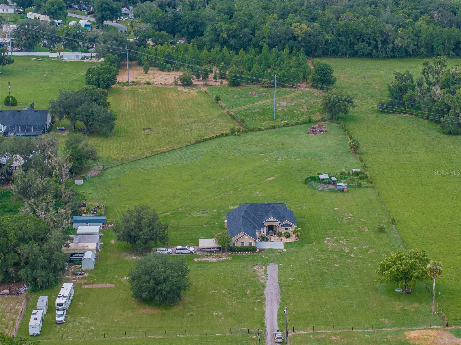 Property is fully fenced. Some cross fencing was done when owners had horses - 4280 TURNER RD, MULBERRY