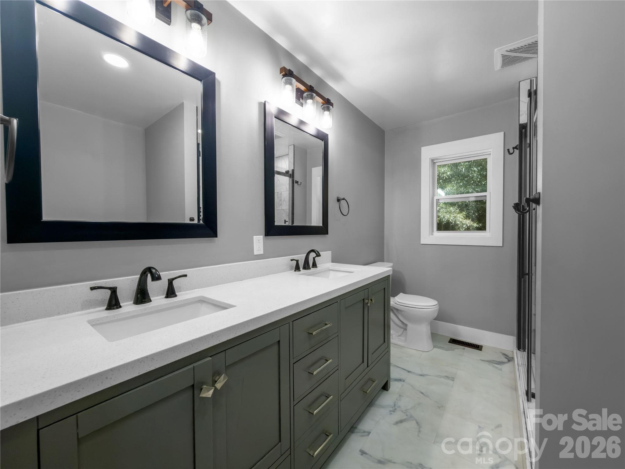 Single Family Residence at 2117 Emma Circle, Lancaster, photo 14 of 25