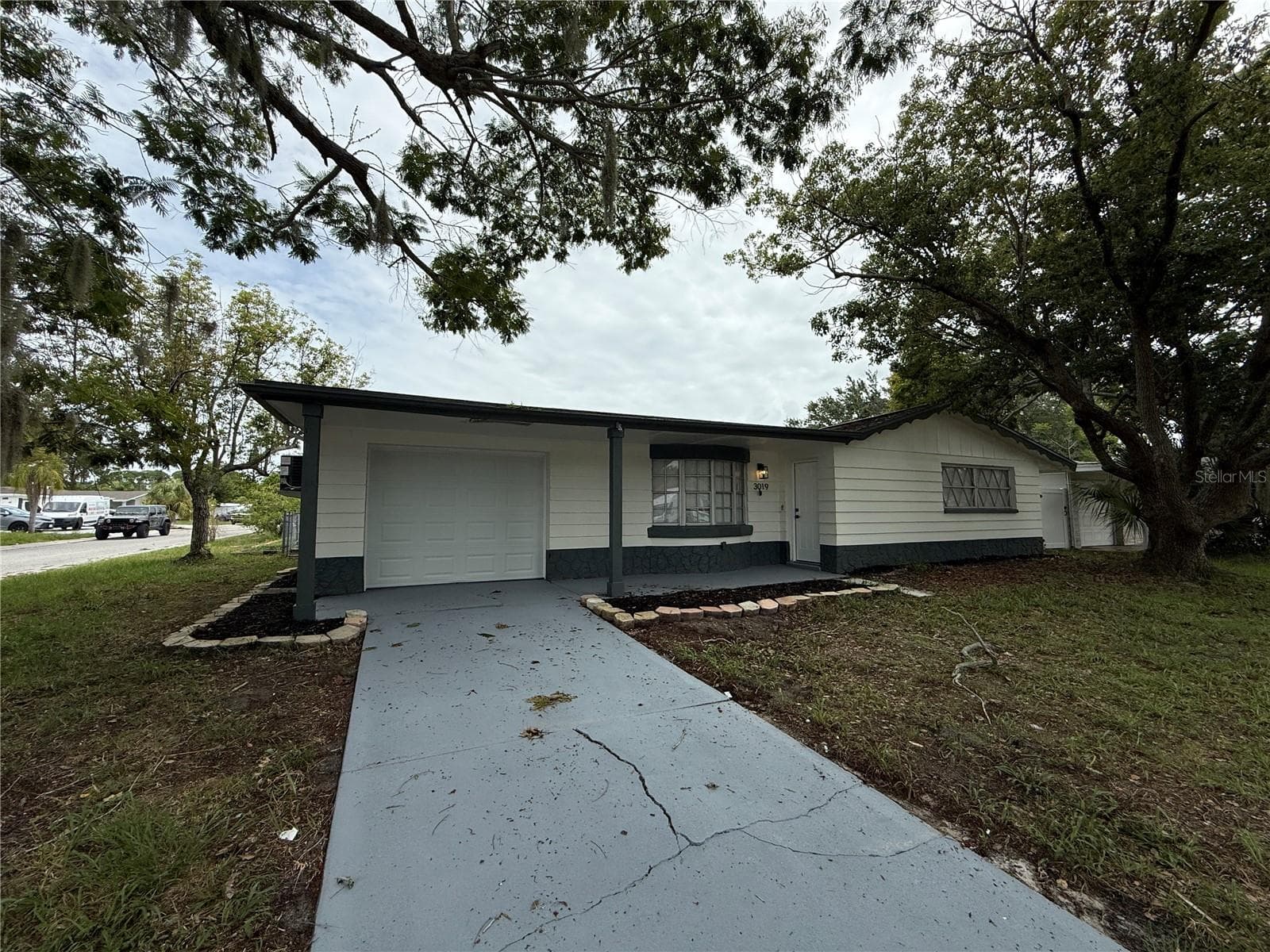 3019 LLOYD DR