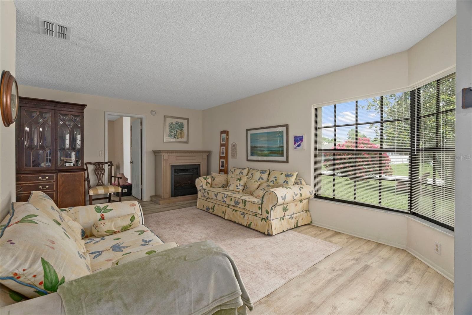Living Area - 14058 SULLIVAN ST, SPRING HILL