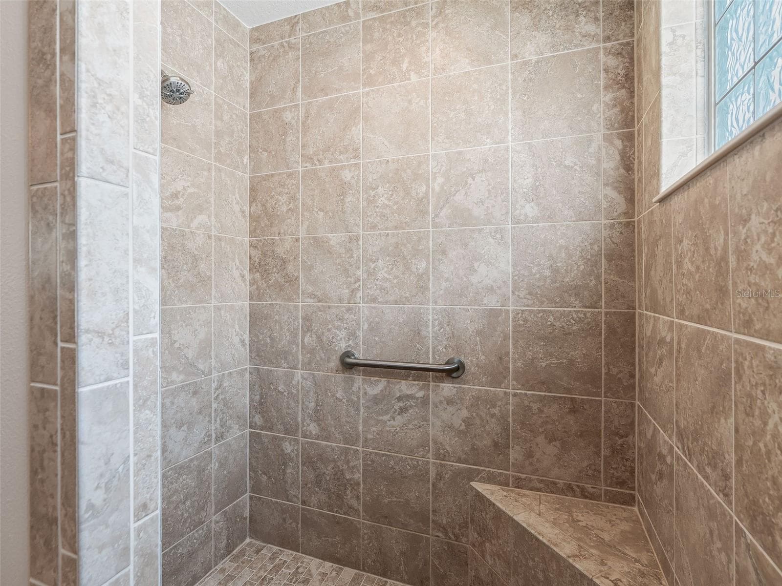 Roman Shower - 2716 LYALL LOOP, THE VILLAGES