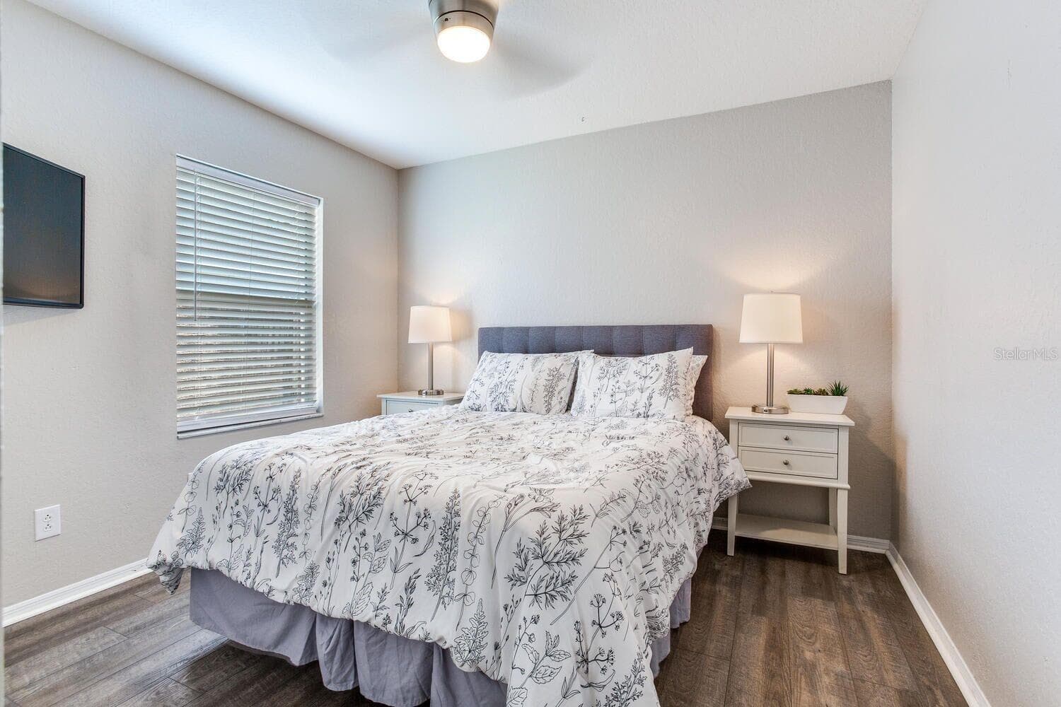 Single Family Residence at 1126 VINETREE DR, BRANDON, photo 14 of 20
