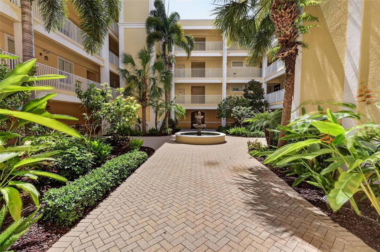 Condominium at 255 WEST END DR #4308, PUNTA GORDA, photo 6 of 63