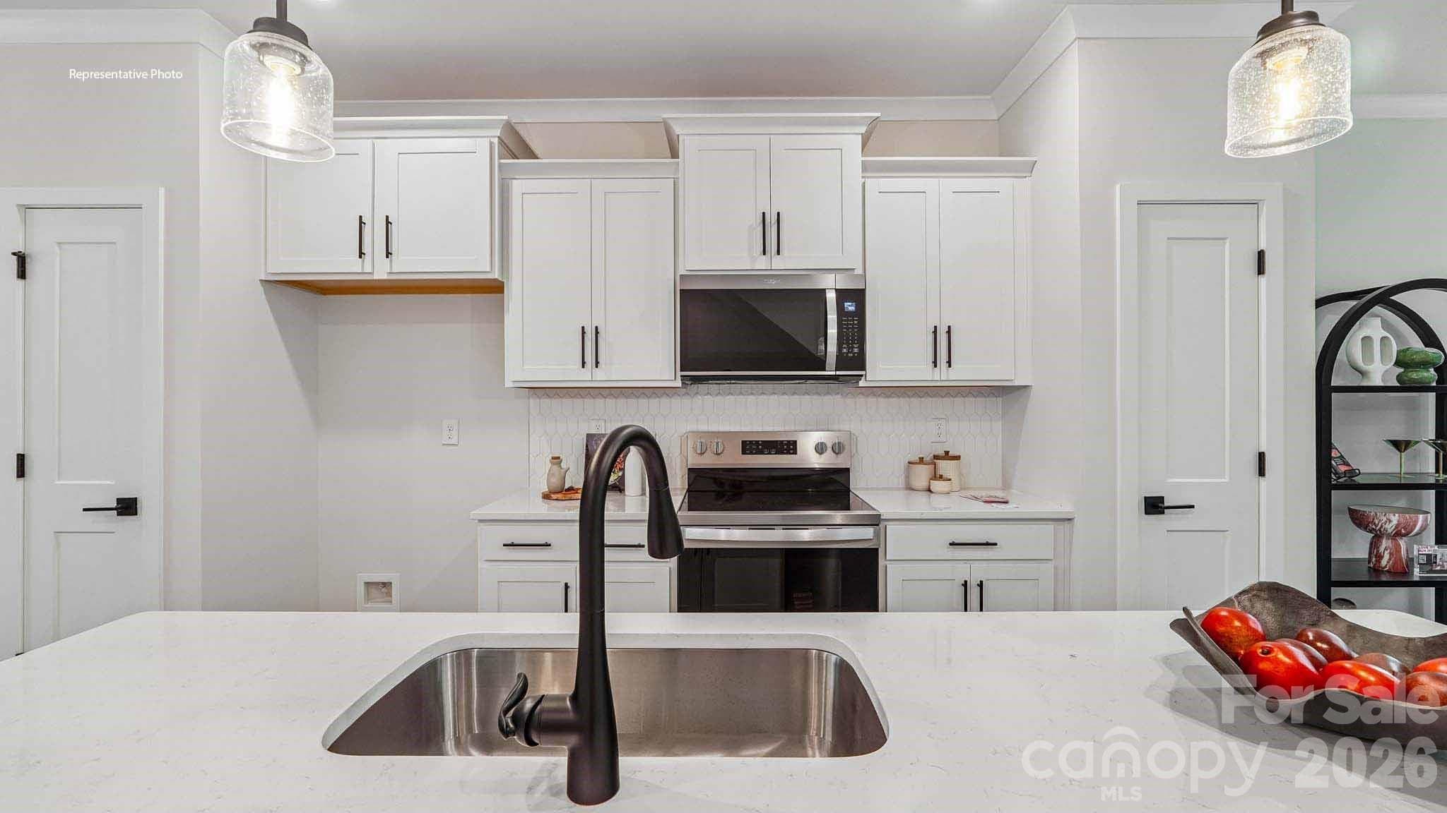 Townhouse at 821 Hammers Lane, Charlotte, photo 9 of 25