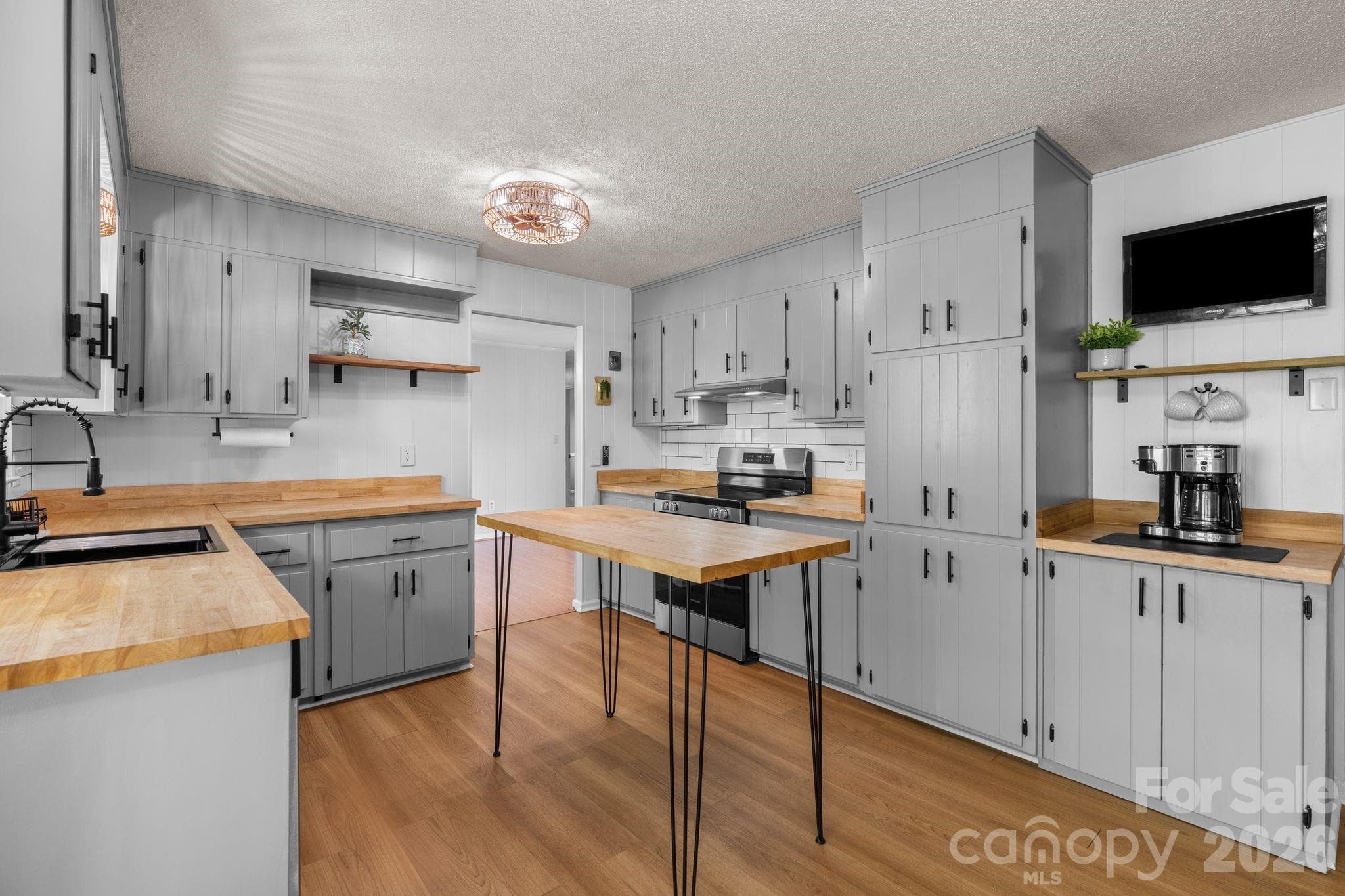 Single Family Residence at 44 Green Drive, Waynesville, photo 3 of 48