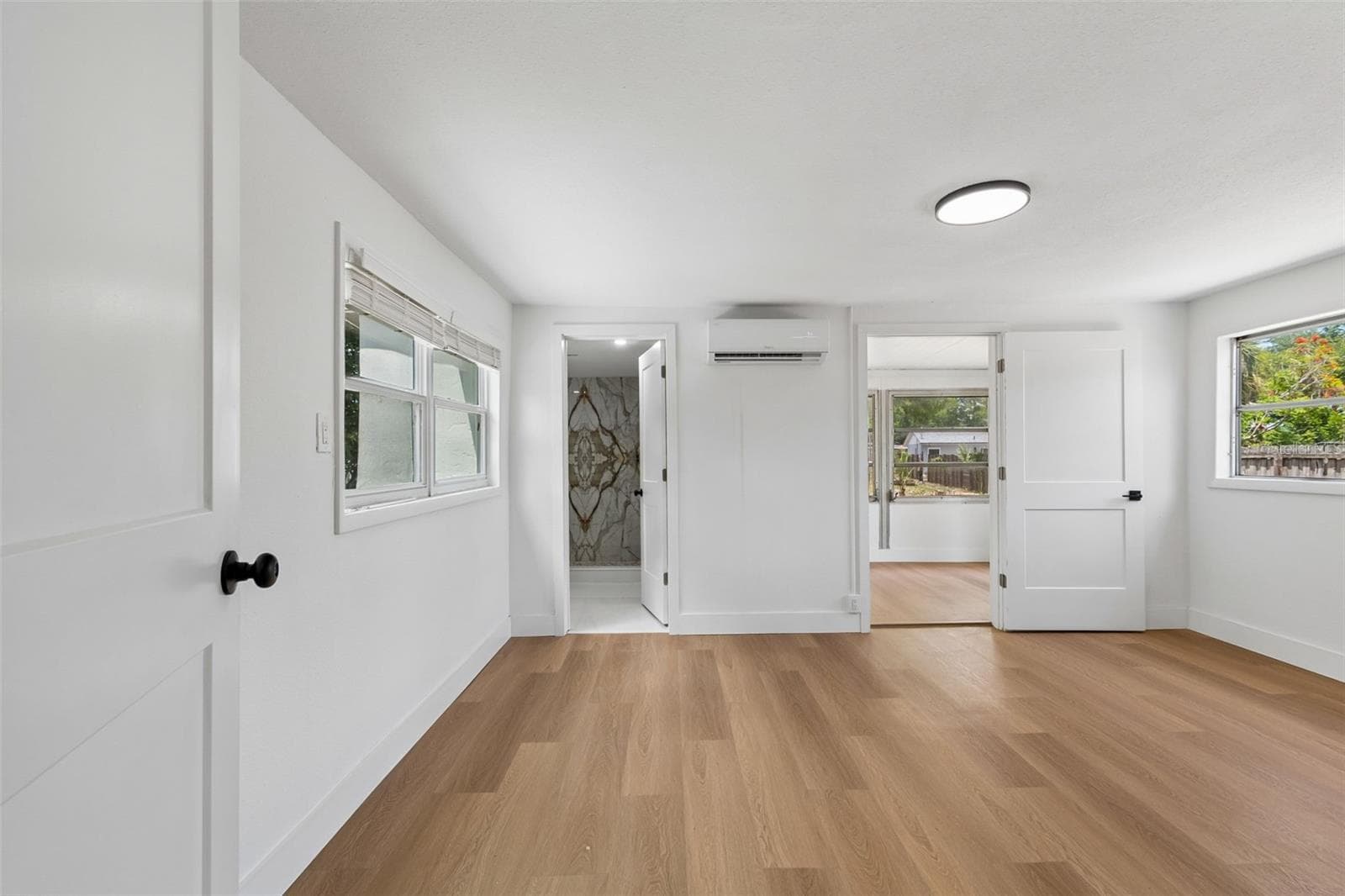 Single Family Residence at 517 HAMPTON AVE NE, ST PETERSBURG, photo 17 of 33