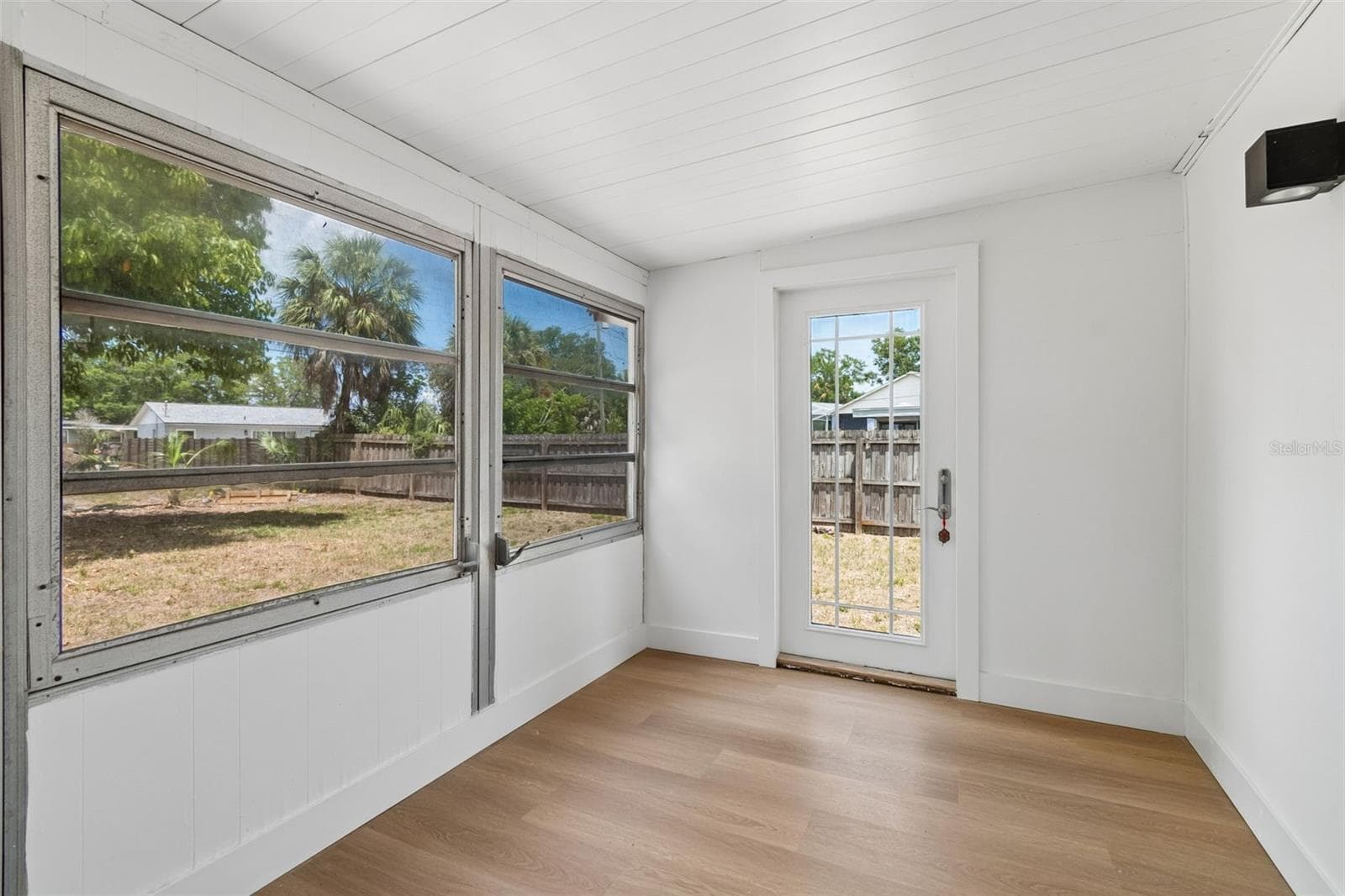 Single Family Residence at 517 HAMPTON AVE NE, ST PETERSBURG, photo 25 of 33