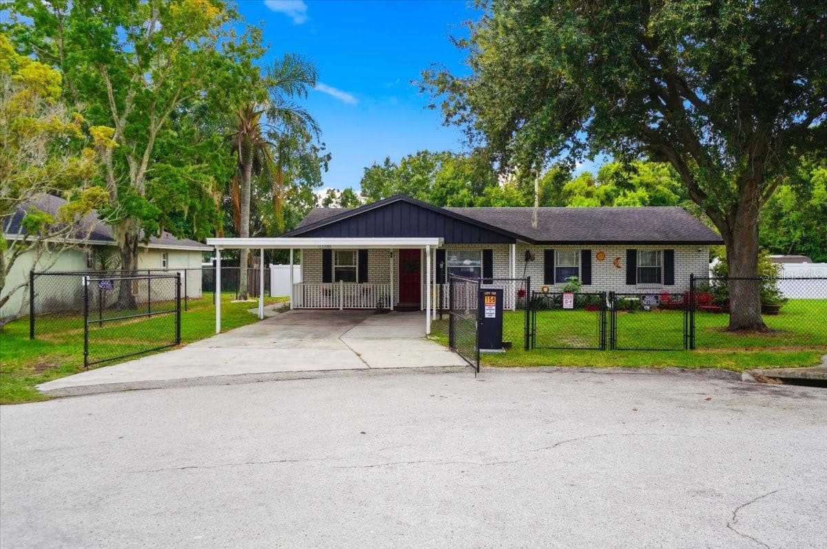 Single Family Residence at 156 MANSEAU DR, WINTER HAVEN, photo 2 of 46
