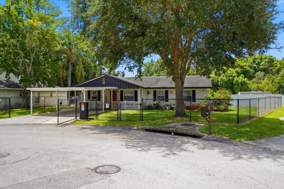 Single Family Residence at 156 MANSEAU DR, WINTER HAVEN, photo 4 of 46