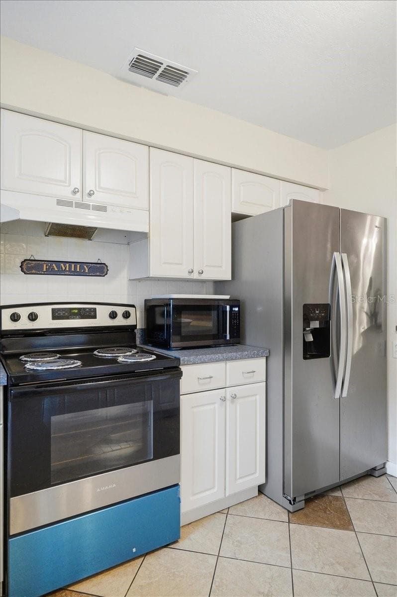 Single Family Residence at 156 MANSEAU DR, WINTER HAVEN, photo 18 of 46
