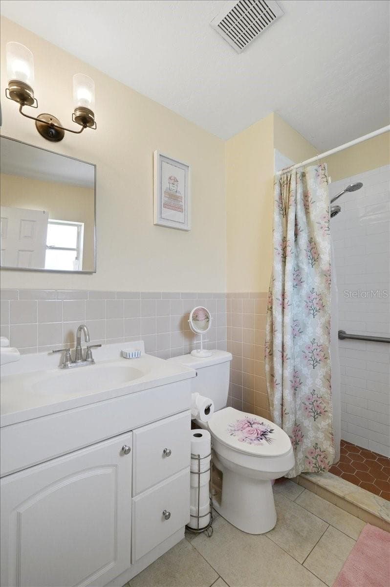 Single Family Residence at 156 MANSEAU DR, WINTER HAVEN, photo 26 of 46
