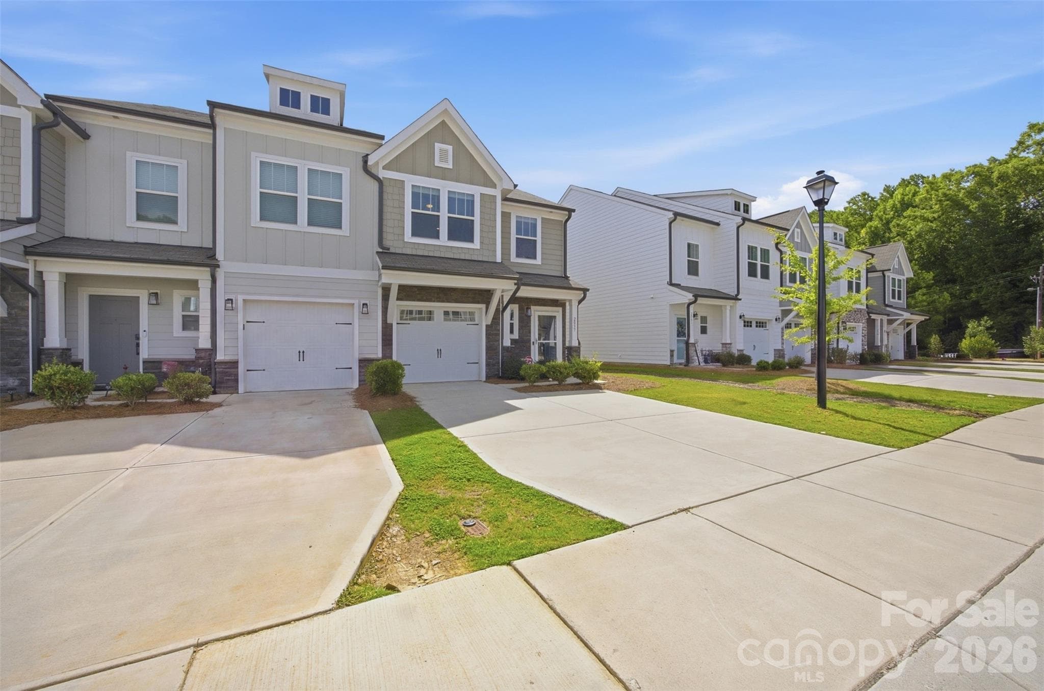 Townhouse at 2037 Crooked Oak Lane, York, photo 4 of 38