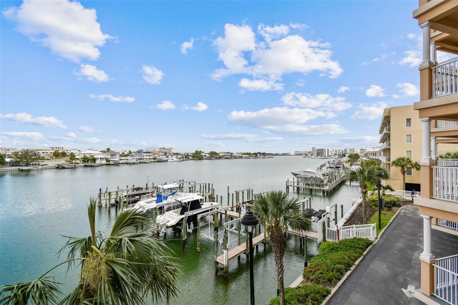 Condominium at 530 S GULFVIEW BLVD #304, CLEARWATER BEACH, photo 31 of 42
