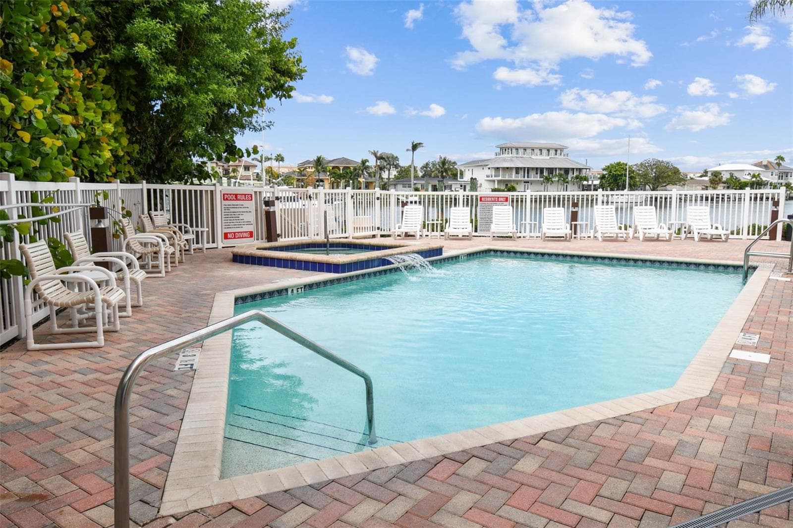 Condominium at 530 S GULFVIEW BLVD #304, CLEARWATER BEACH, photo 37 of 42