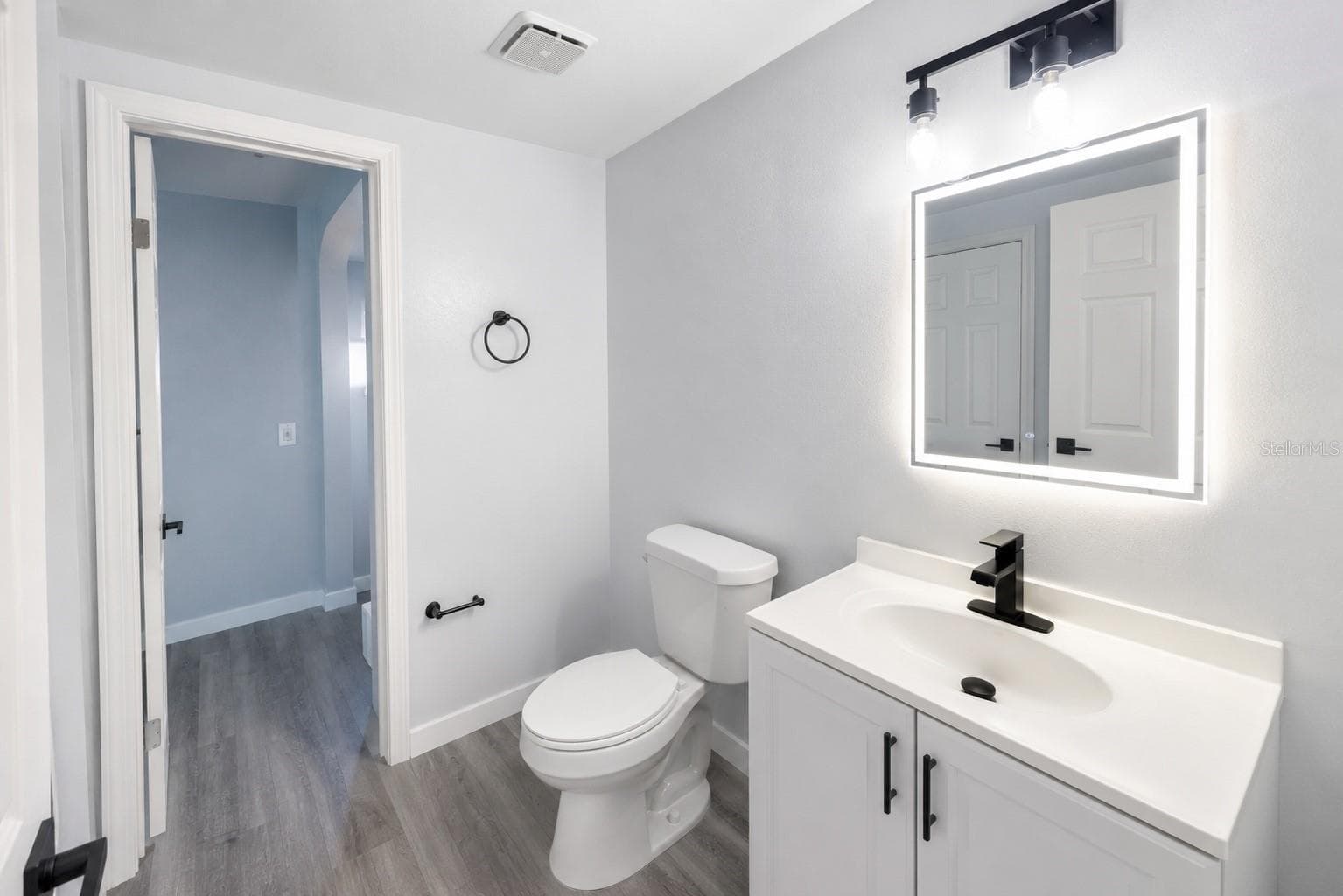 Single Family Residence at 5 HICKORY TRACK RUN, OCALA, photo 8 of 17