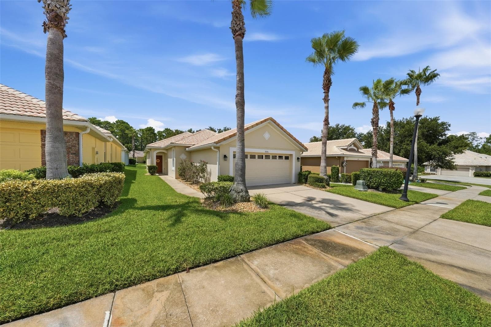 Single Family Residence at 9076 SAINT ANDREWS WAY, MOUNT DORA, photo 4 of 52