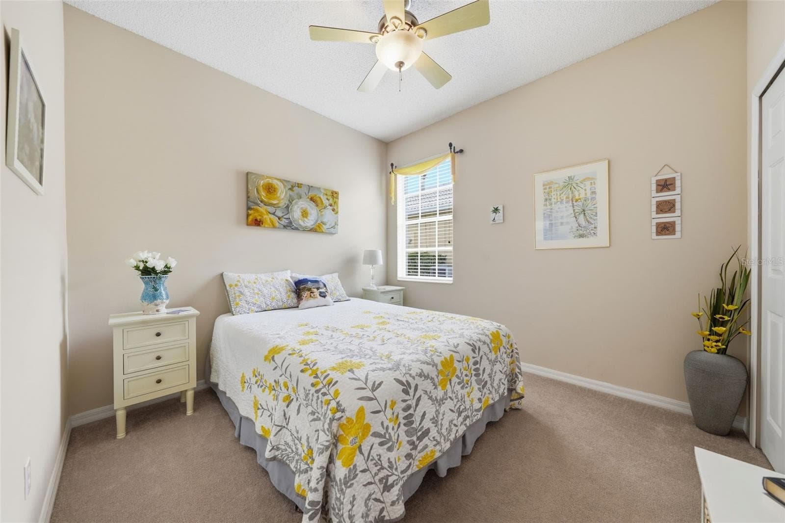 Guest bedroom, furniture included - 9076 SAINT ANDREWS WAY, MOUNT DORA