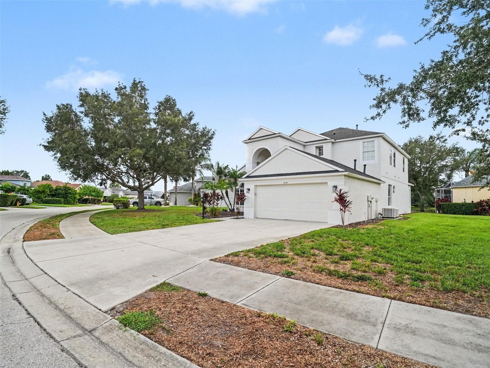 Single Family Residence at 14146 CATTLE EGRET PL, LAKEWOOD RANCH, photo 9 of 45