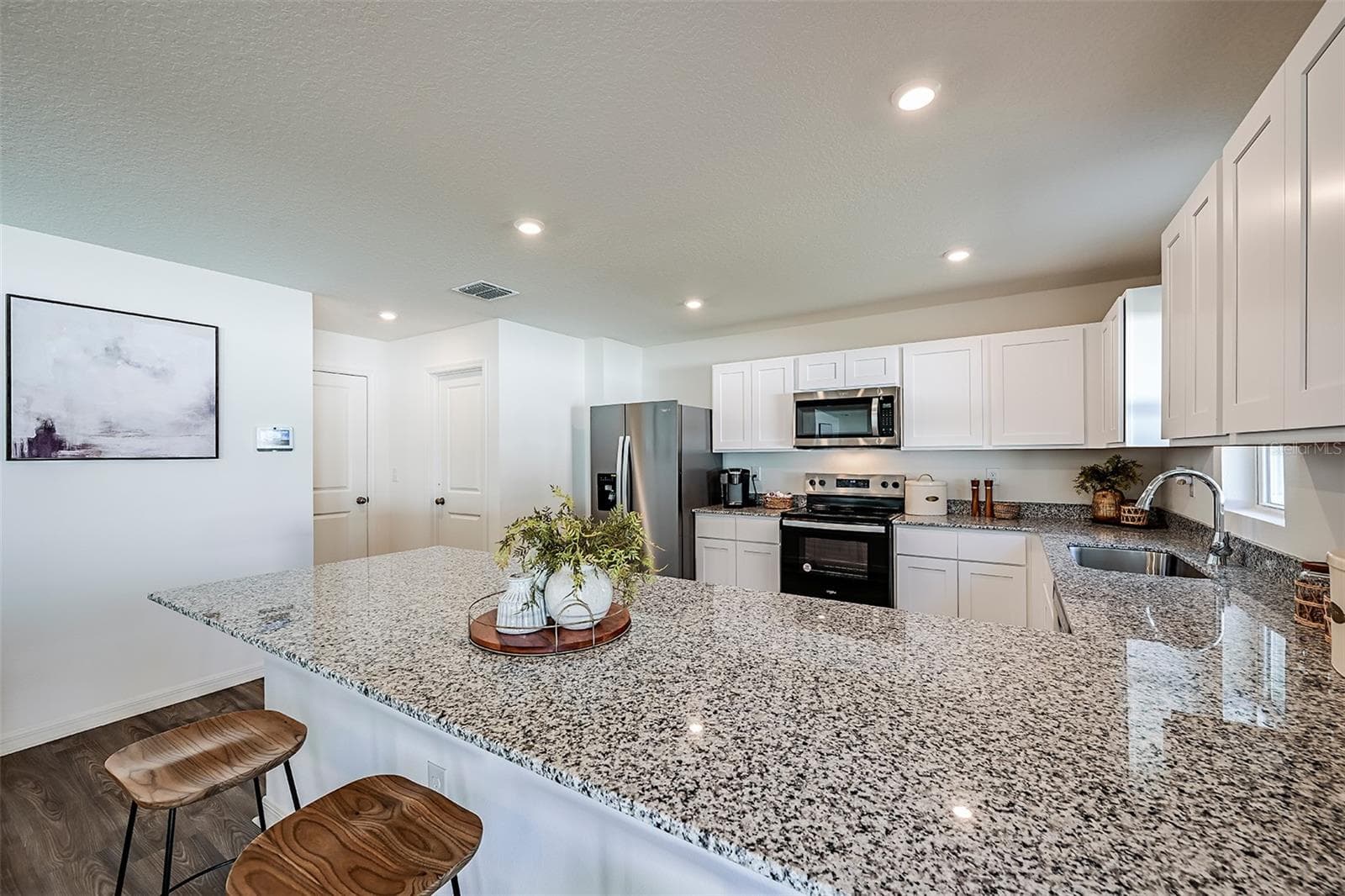 Single Family Residence at 704 OAK HAMMOCK WAY, AVON PARK, photo 9 of 36