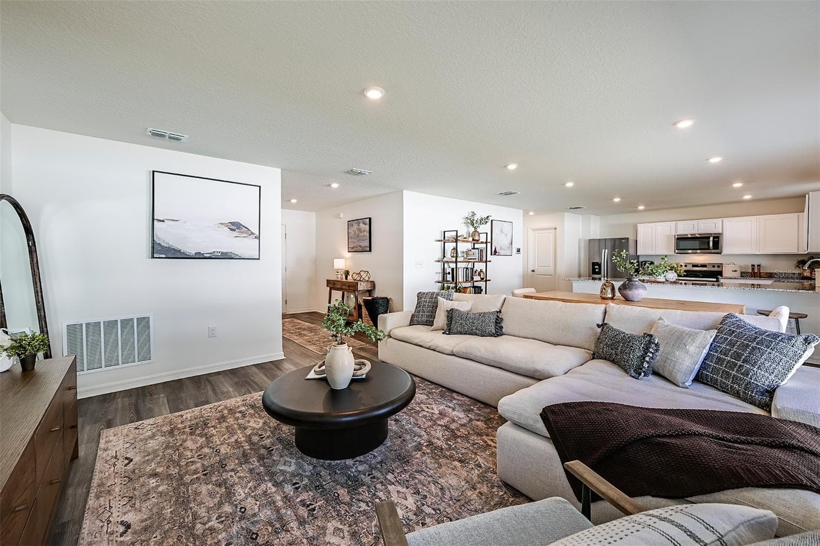 Single Family Residence at 704 OAK HAMMOCK WAY, AVON PARK, photo 10 of 36