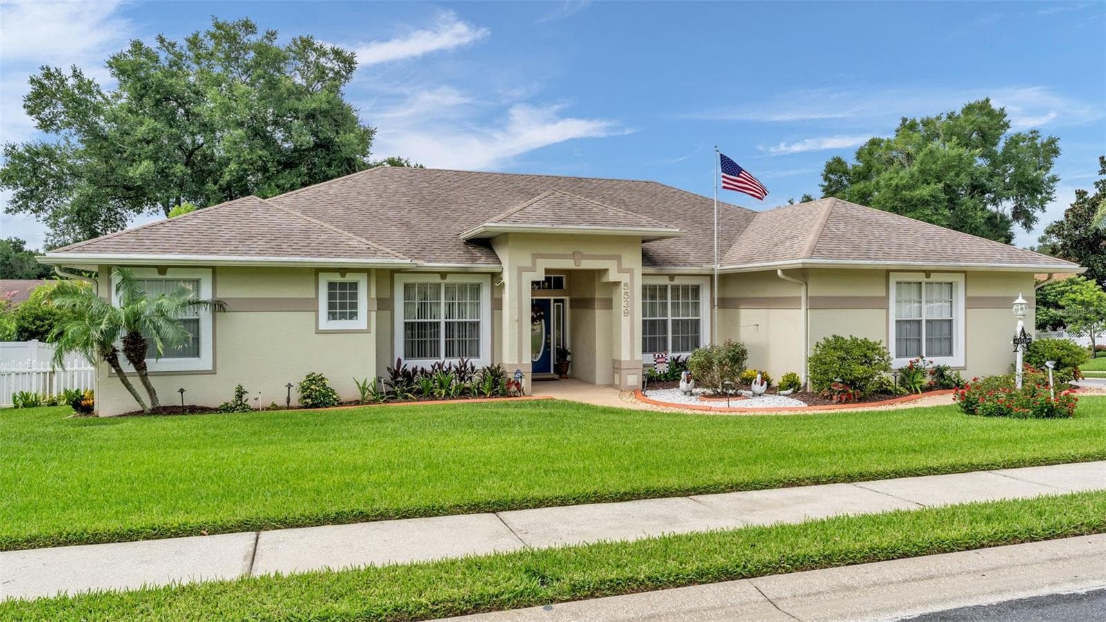 Single Family Residence at 5539 BLOOMFIELD BLVD, LAKELAND, photo 4 of 71