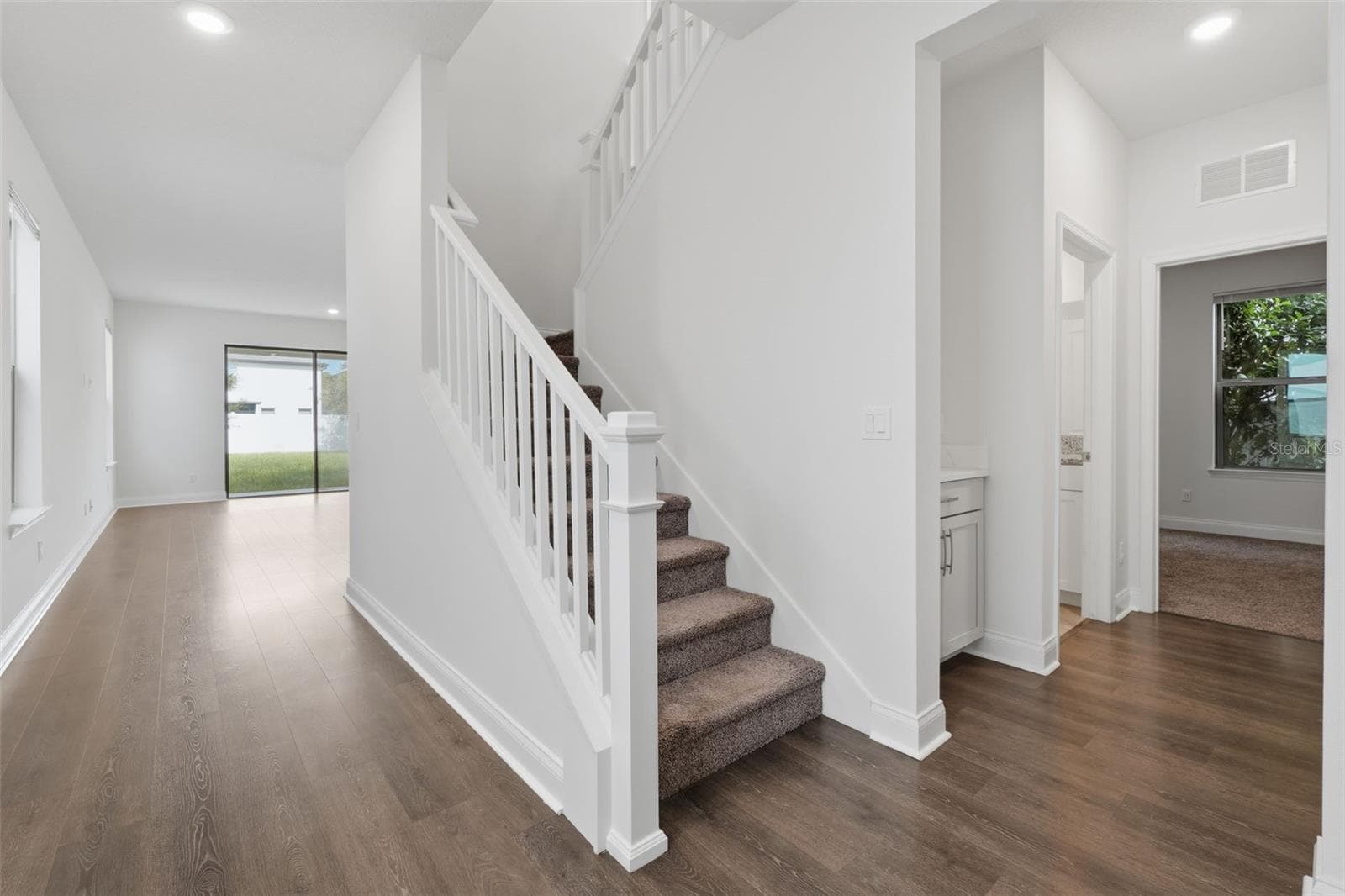 Single Family Residence at 9535 JUNIPER MOSS CIR, ORLANDO, photo 10 of 35