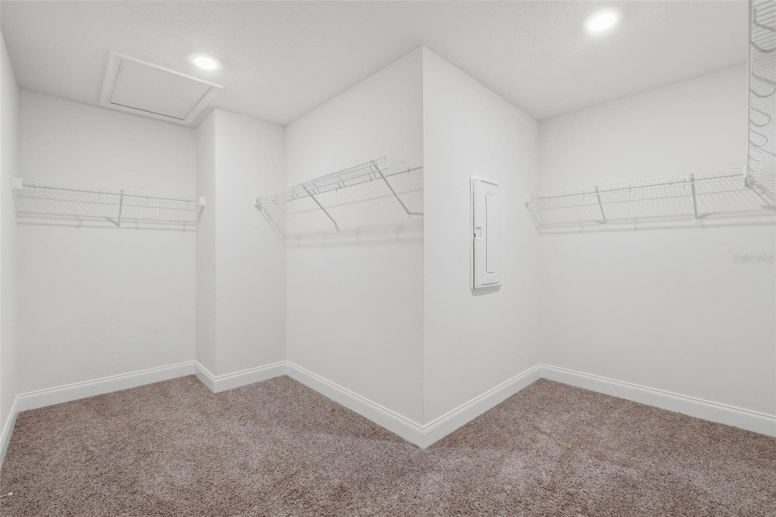 Single Family Residence at 9535 JUNIPER MOSS CIR, ORLANDO, photo 18 of 35