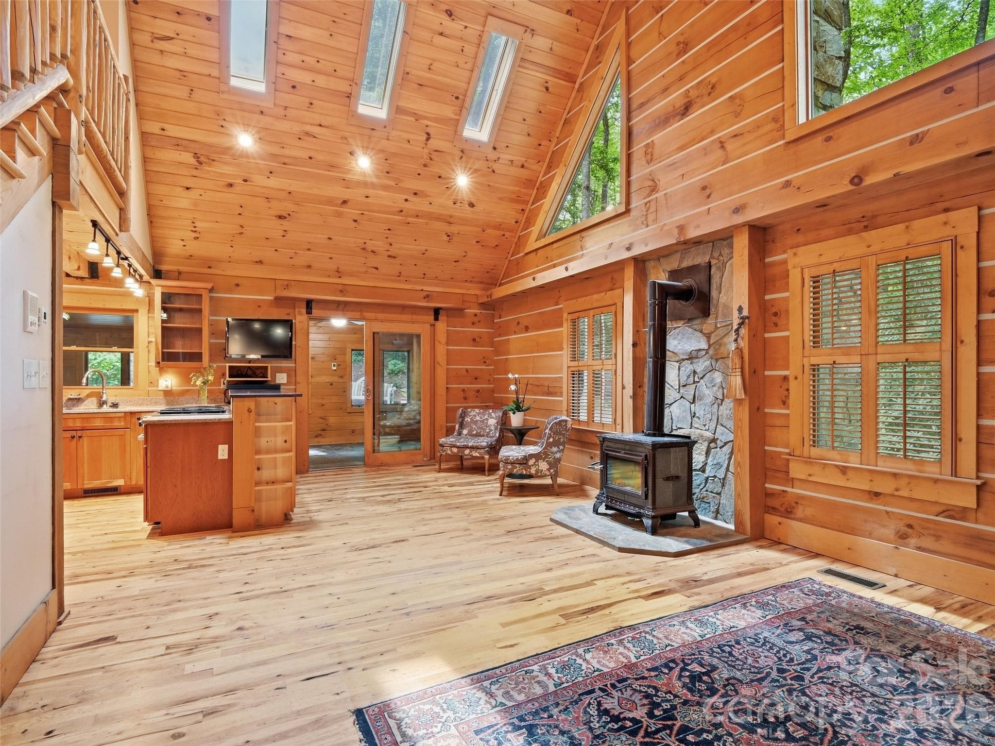 Single Family Residence at 6 Laurel Branch Drive, Black Mountain, photo 15 of 48