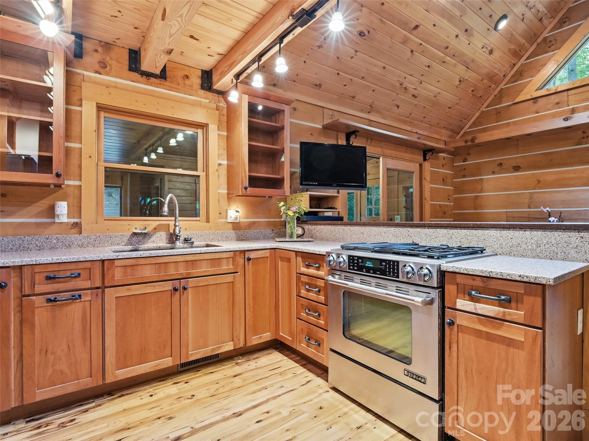 Single Family Residence at 6 Laurel Branch Drive, Black Mountain, photo 21 of 48