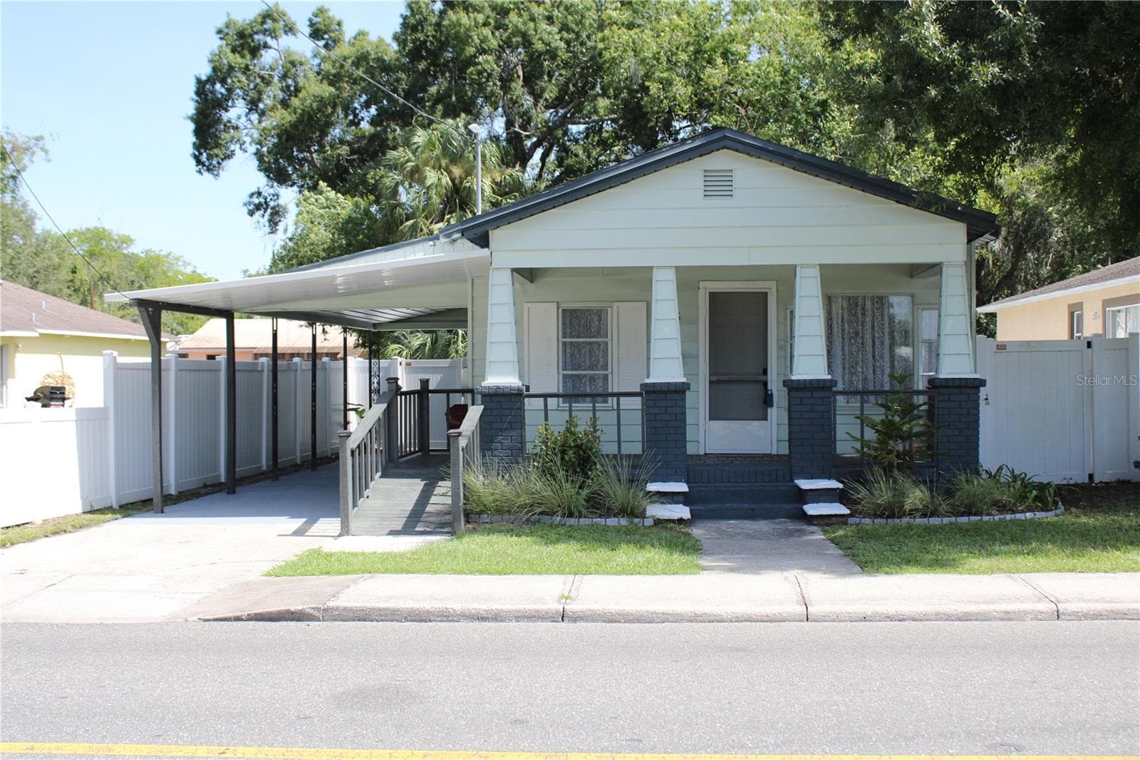 1106 E DR MARTIN LUTHER KING JR BLVD