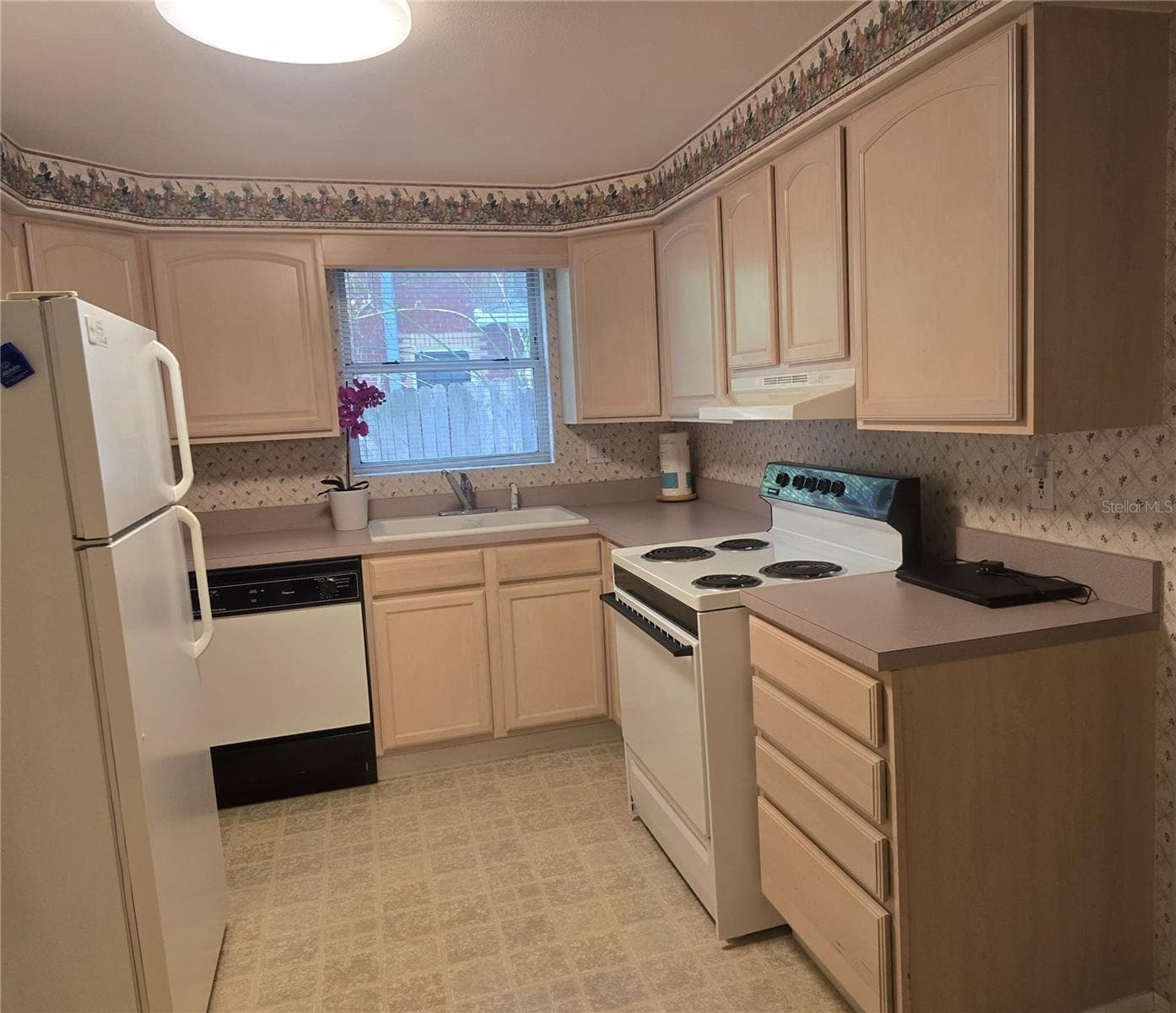 Single Family Residence at 205 N MISSOURI AVE, CLEARWATER, photo 15 of 27
