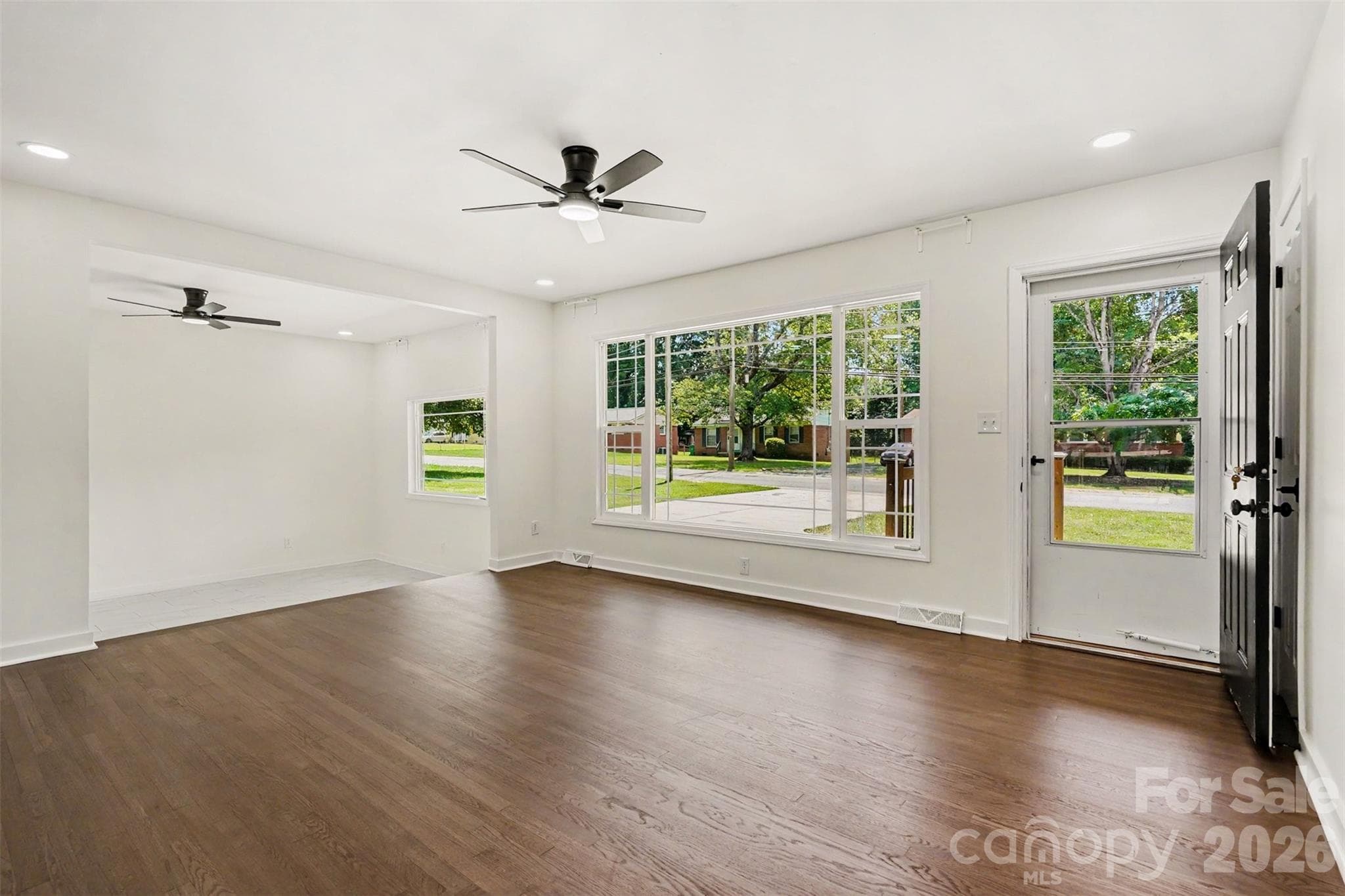 Single Family Residence at 4219 Tipperary Place, Charlotte, photo 6 of 35