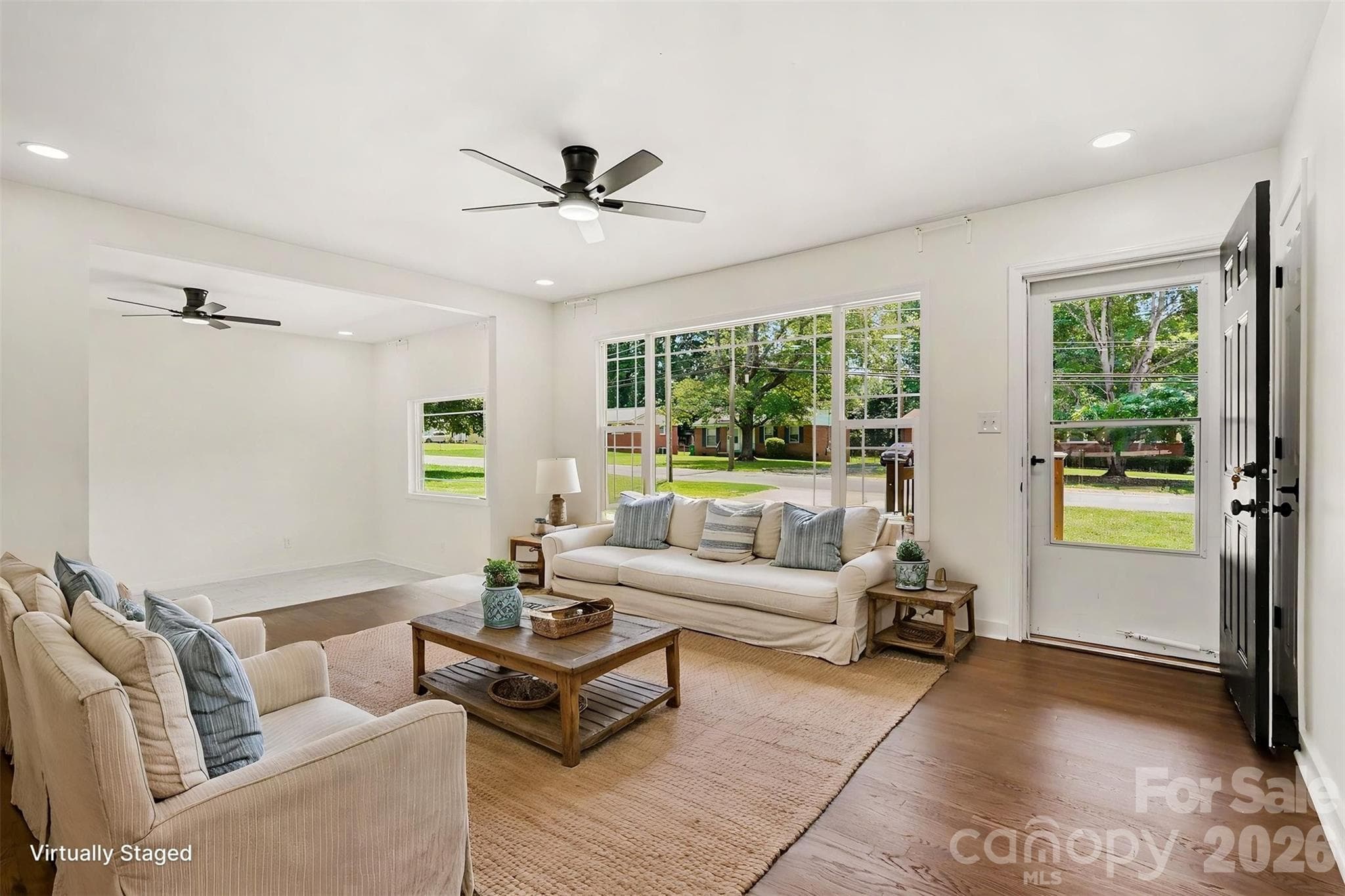 Single Family Residence at 4219 Tipperary Place, Charlotte, photo 7 of 35