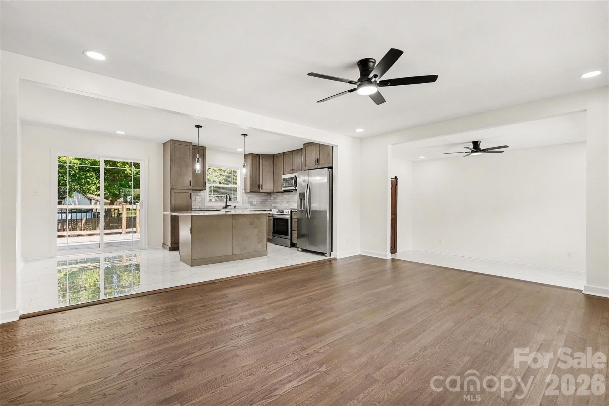 Single Family Residence at 4219 Tipperary Place, Charlotte, photo 8 of 35