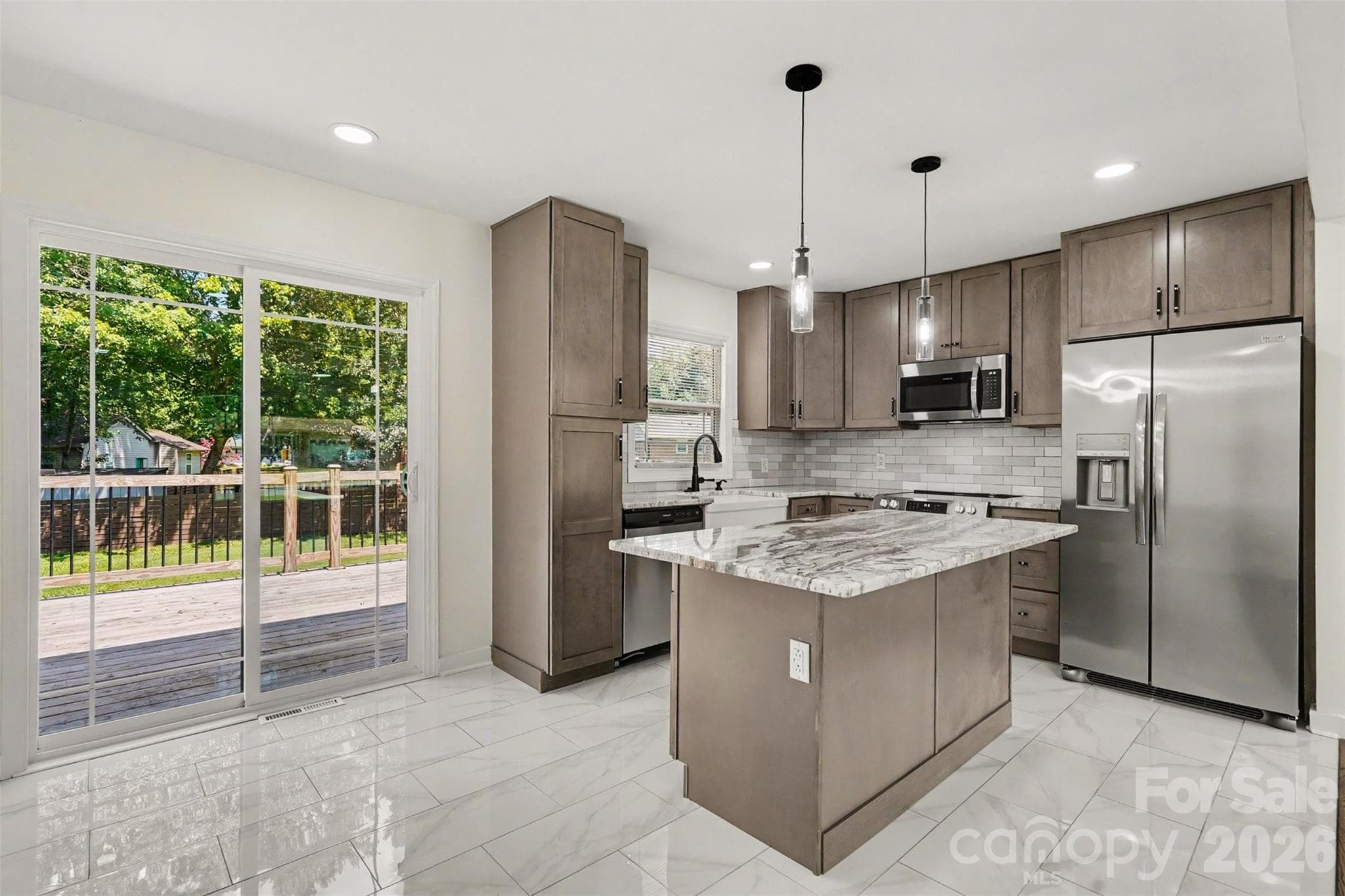 Single Family Residence at 4219 Tipperary Place, Charlotte, photo 10 of 35