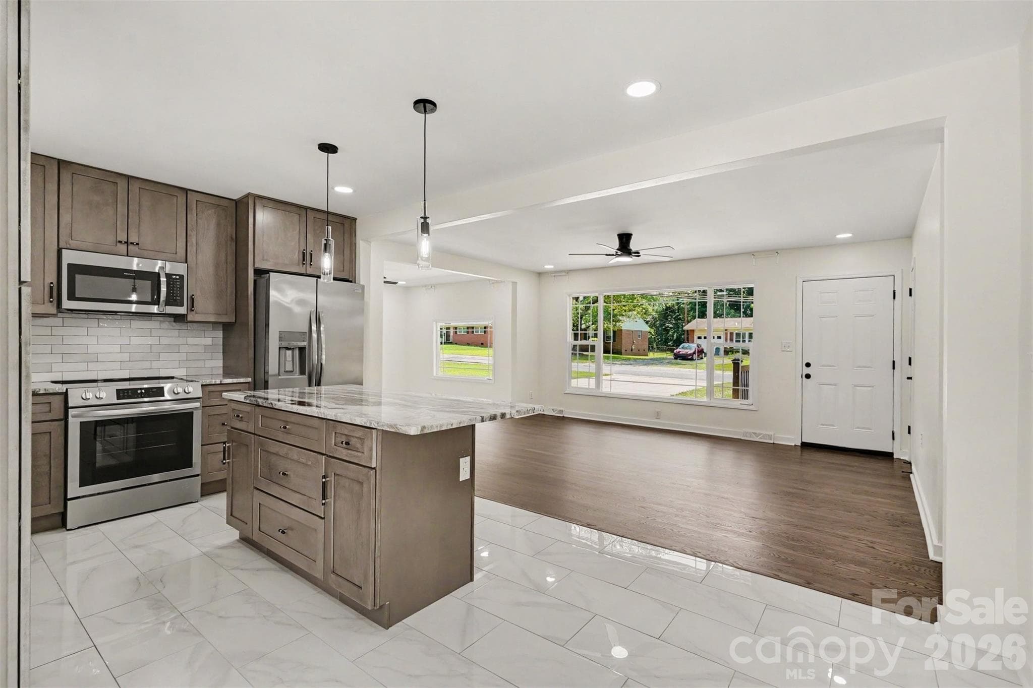 Single Family Residence at 4219 Tipperary Place, Charlotte, photo 11 of 35