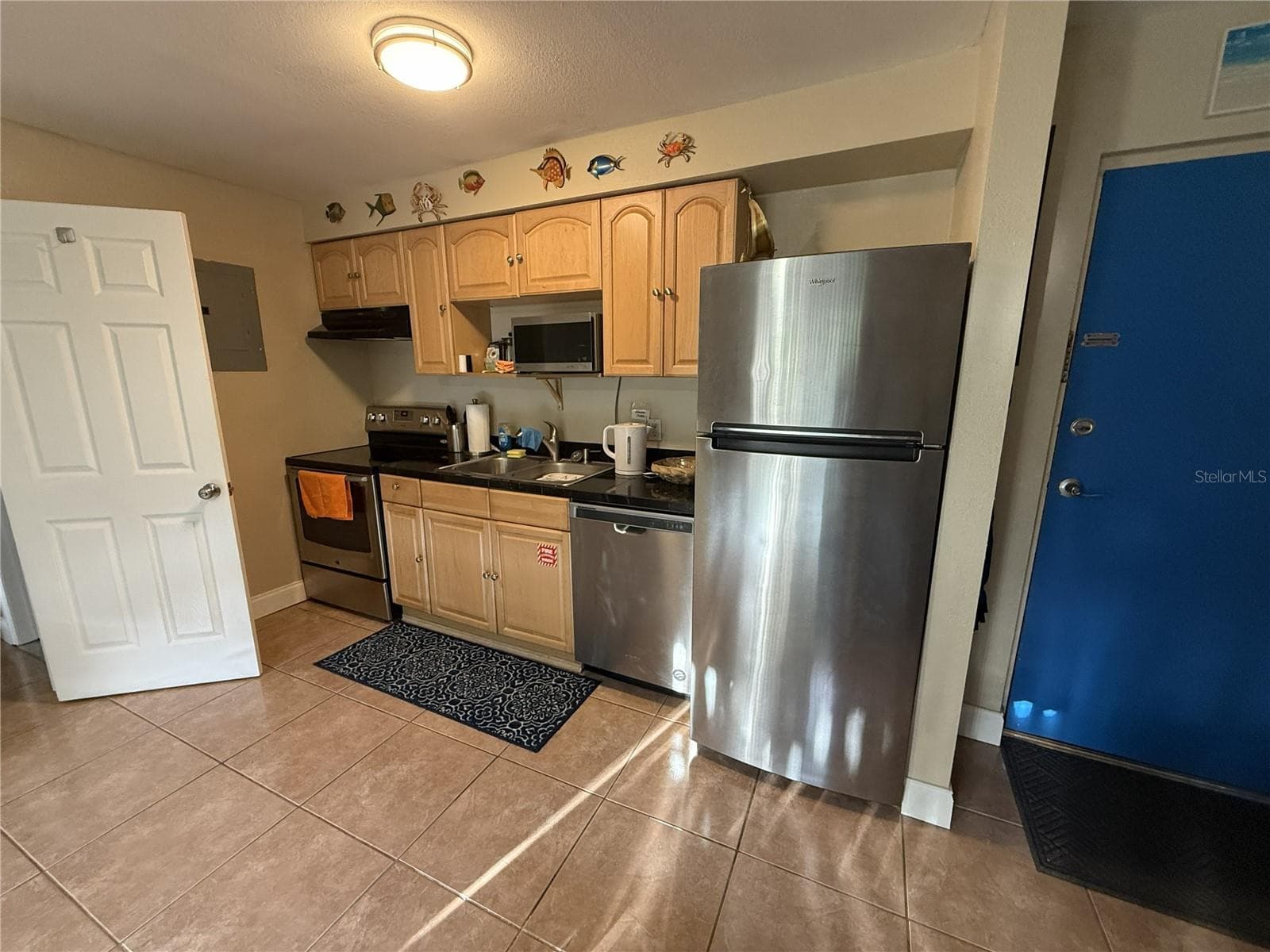 Condominium at 4215 E BAY DR #1702B, CLEARWATER, photo 5 of 31