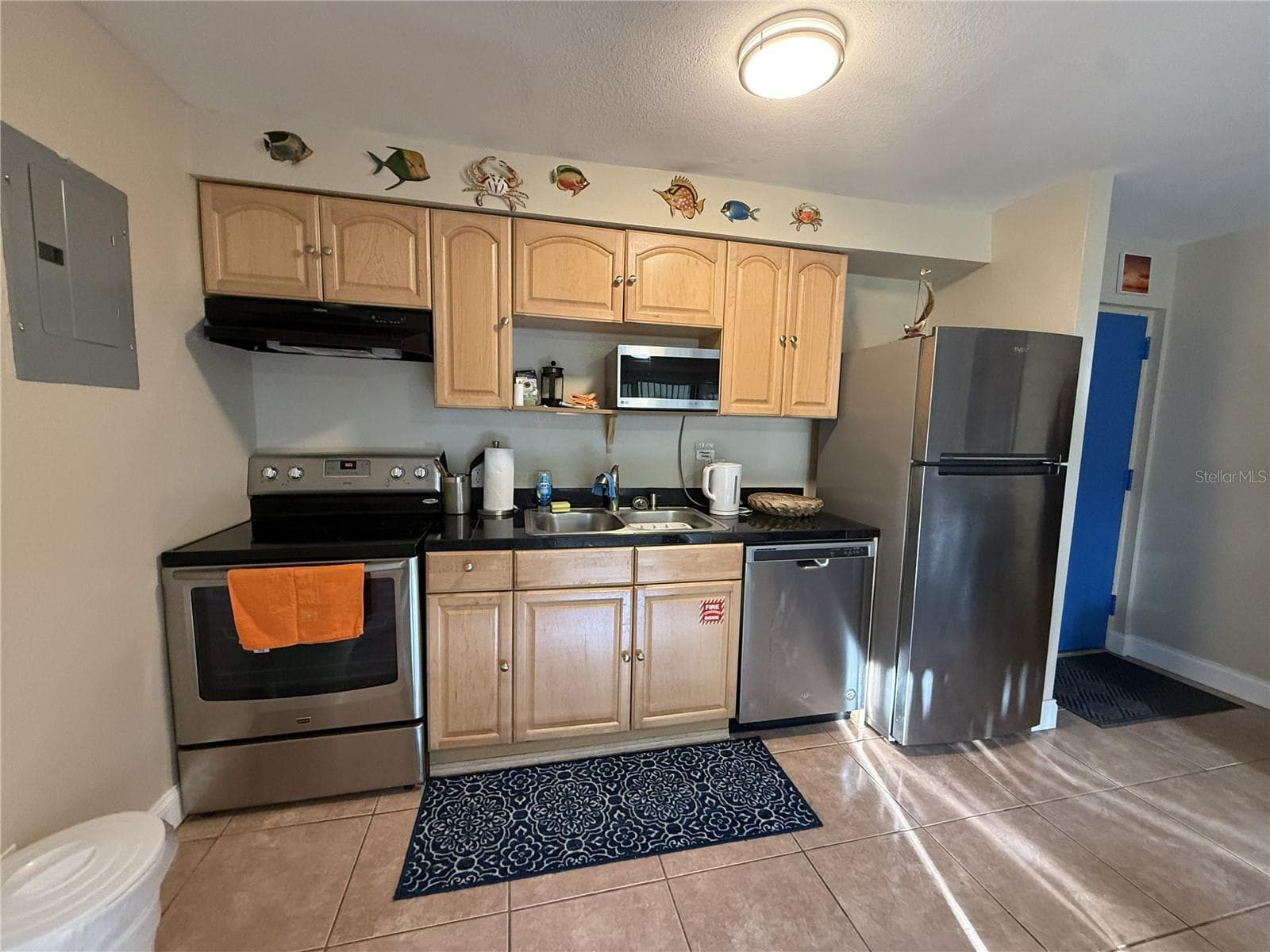 Condominium at 4215 E BAY DR #1702B, CLEARWATER, photo 6 of 31
