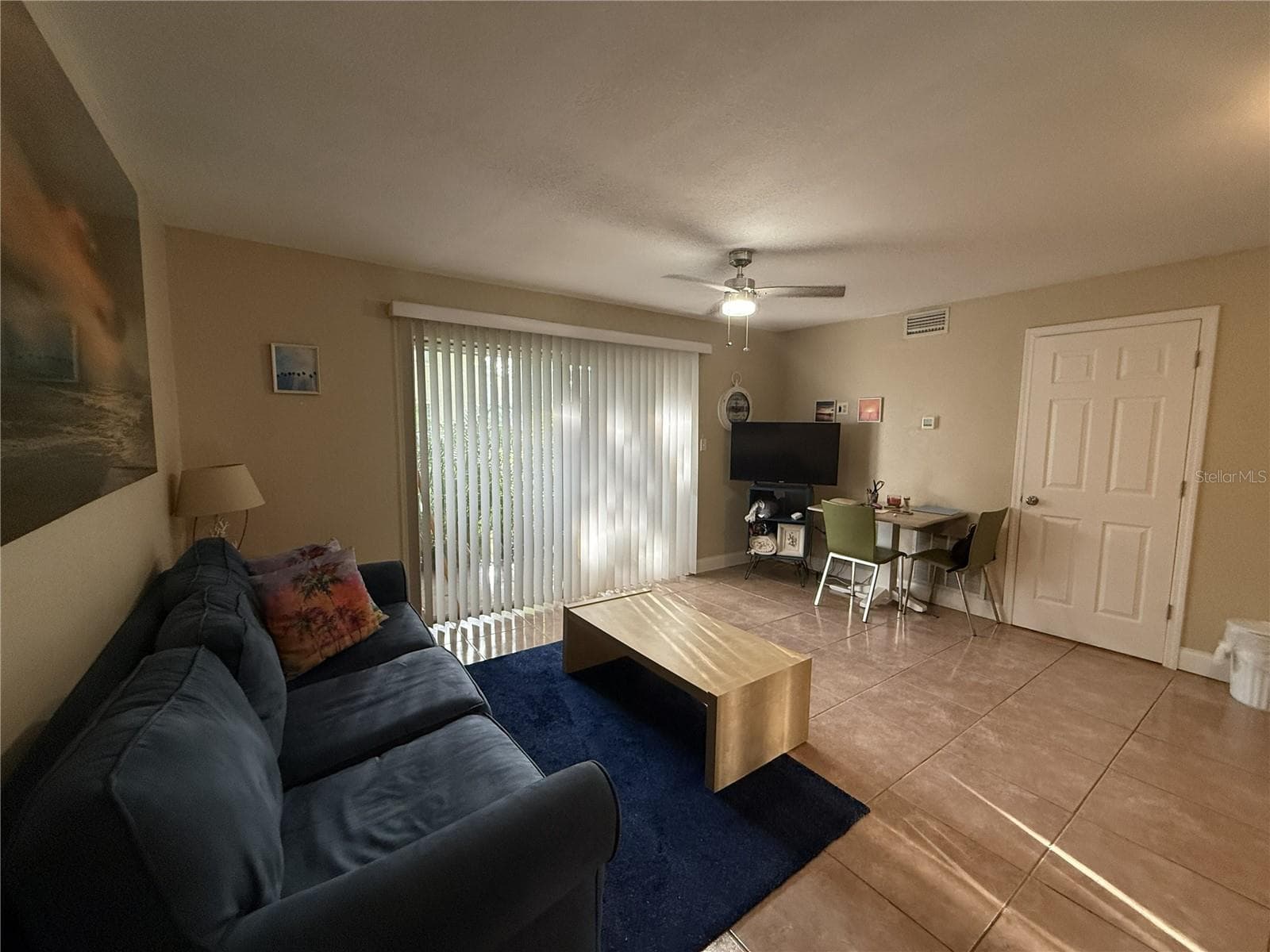 Condominium at 4215 E BAY DR #1702B, CLEARWATER, photo 8 of 31