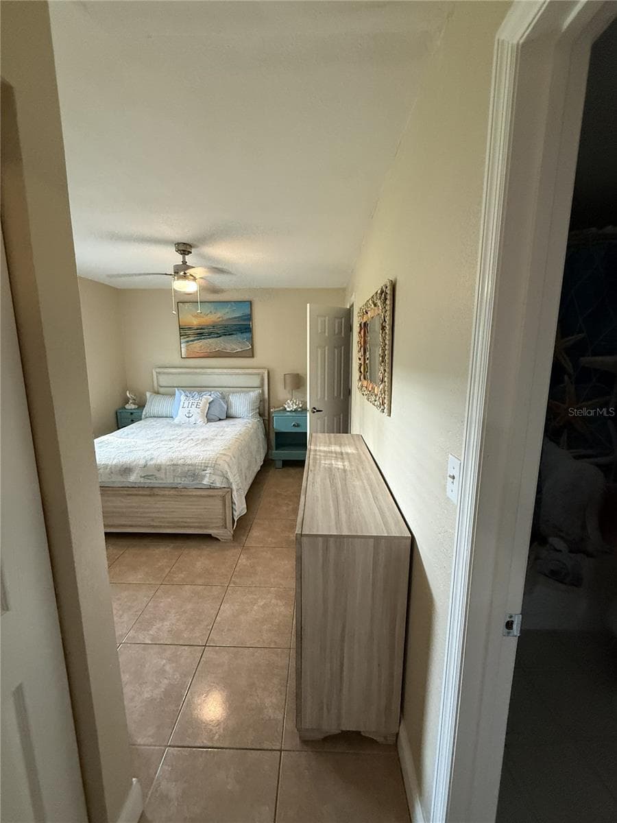 Condominium at 4215 E BAY DR #1702B, CLEARWATER, photo 12 of 31