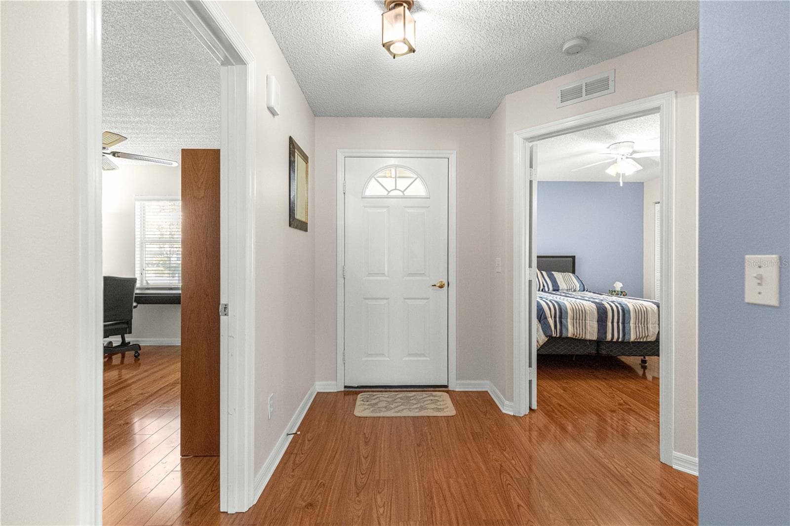 Entry Foyer - 9037 SW 91ST CIR, OCALA